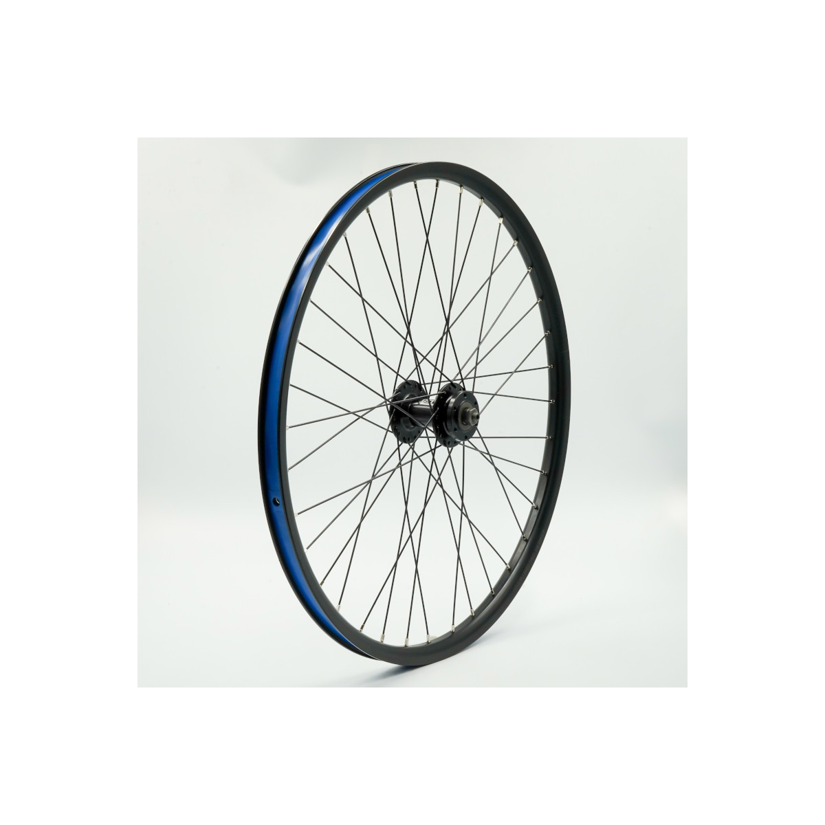 Roue 24" ARR, k7, jante alu double paroi noire, disc 6 trous, QR10